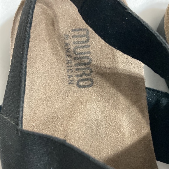 Munro Ladies Pisces Black Snakeskin Comfort Sandal Size 9 - Picture 3 of 11